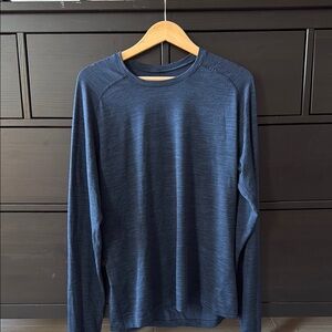 Men's Blue Lululemon Long Sleeve Shirt - Size LARGE